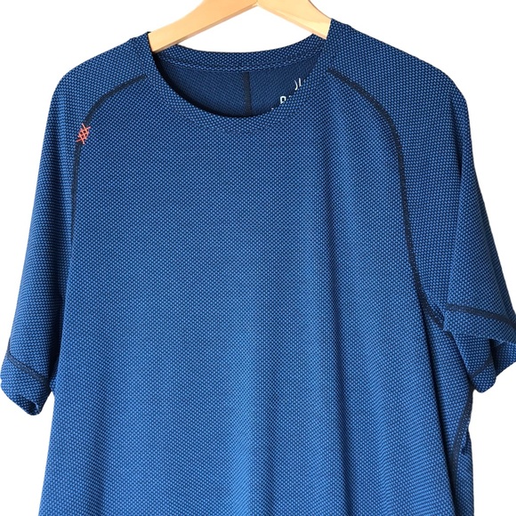 RHONE Workout Tee Short Sleeve Blue Black Pattern T-Shirt Men’s XL - Picture 2 of 11